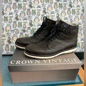 Crown Vintage Sheridan , ankle height, men’s 11.5 boots. Light wear. Warm.
